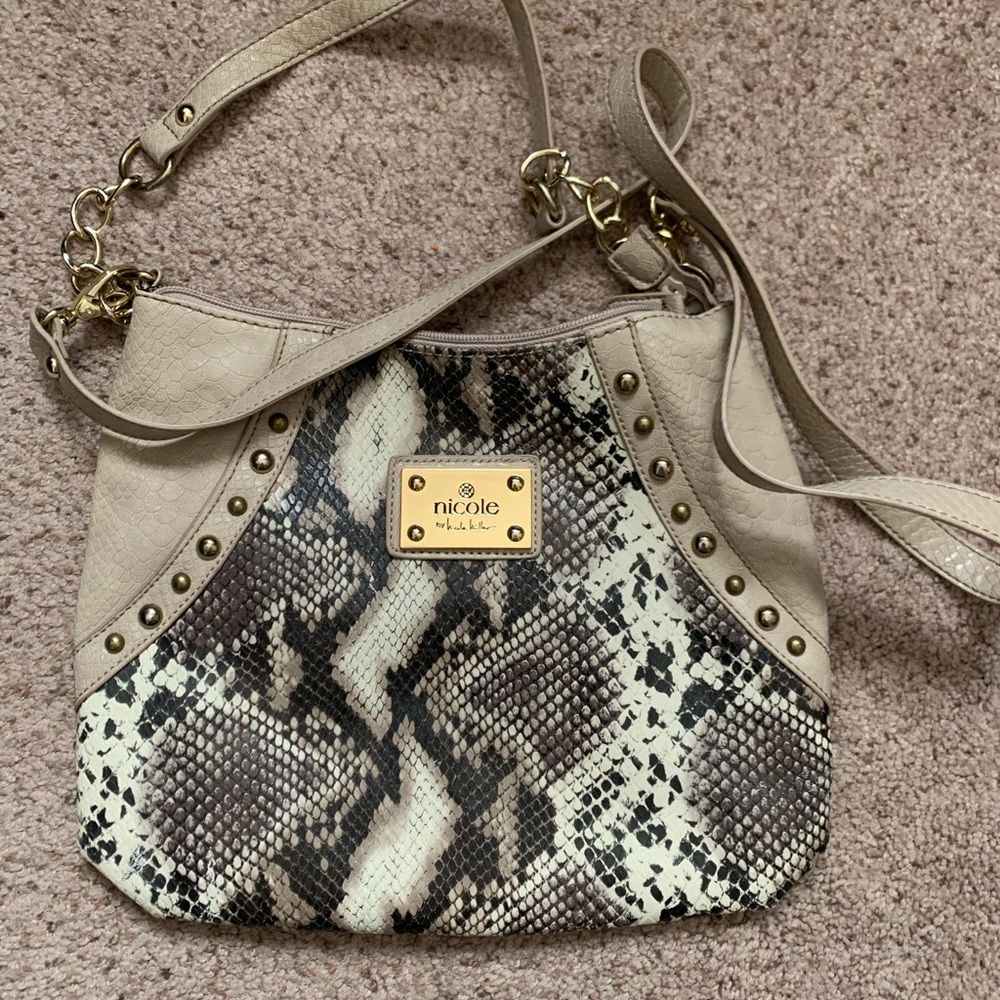 Purses - Picture 3 of 4
